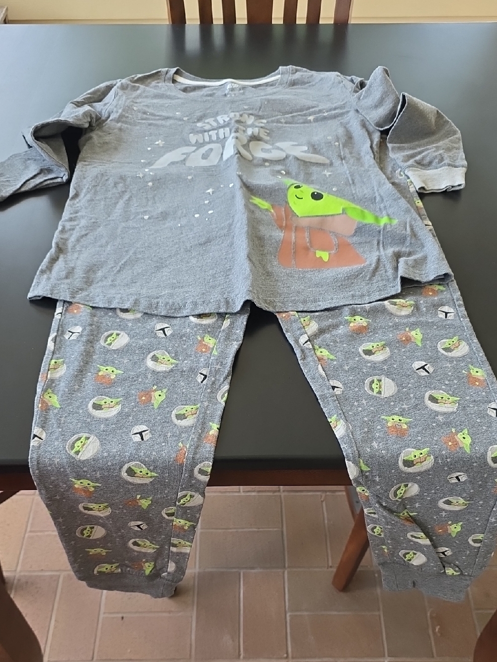 Adult Gray 'Star Wars' The Child (Grogu) Pajama Set